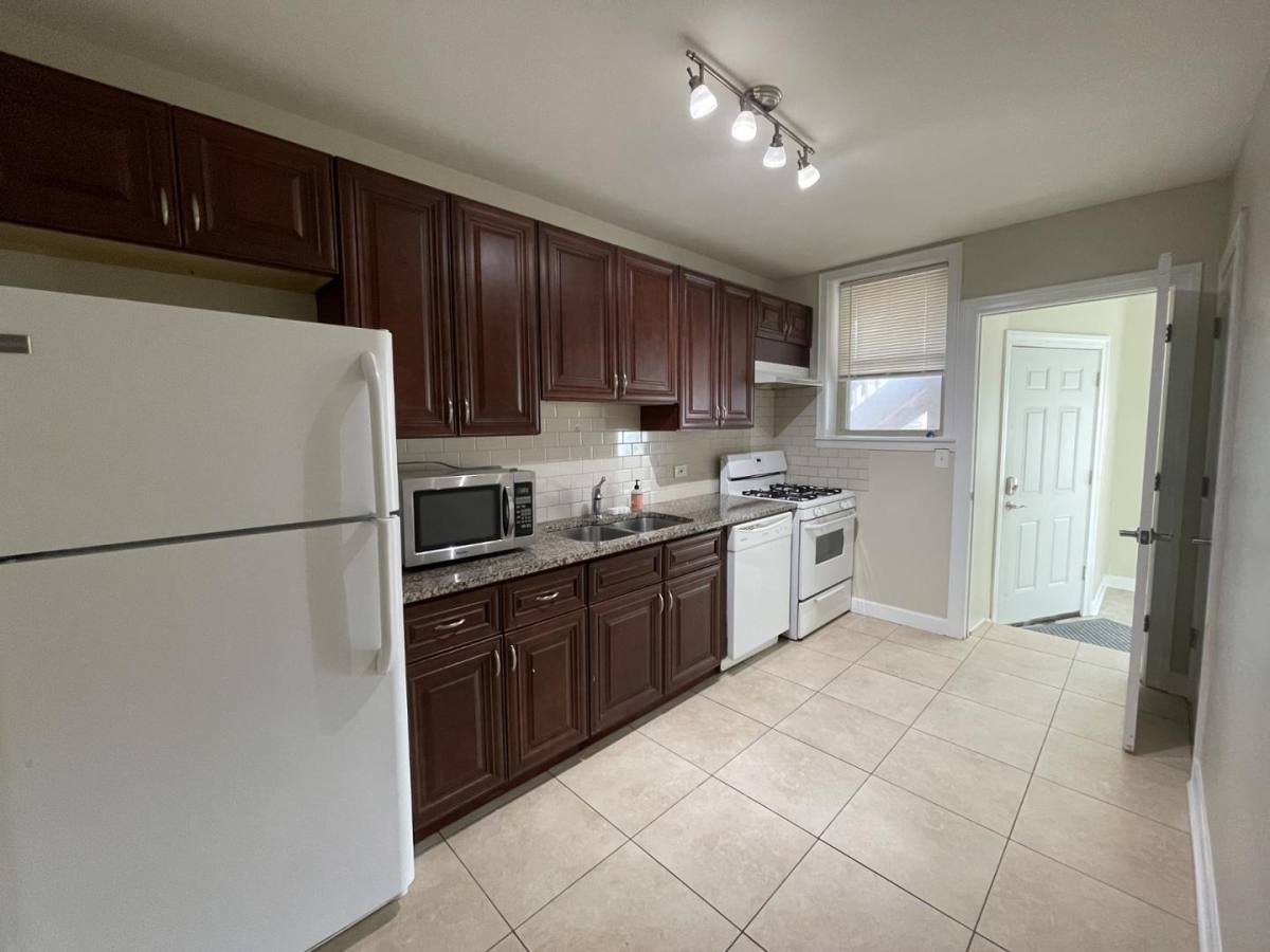 Apartment for rent at 4948 N Christiana Ave, Chicago, IL 60625