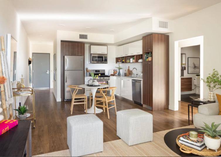 Apartment for rent at 739 North Hudson Avenue, 733 N Hudson Ave #401, Los Angeles, CA 90038