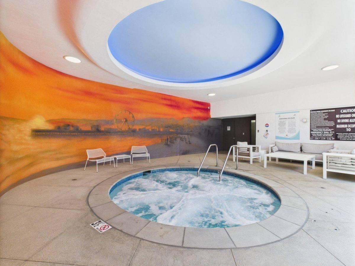 Apartment for rent at 315 Montana Ave #402, Santa Monica, CA 90403