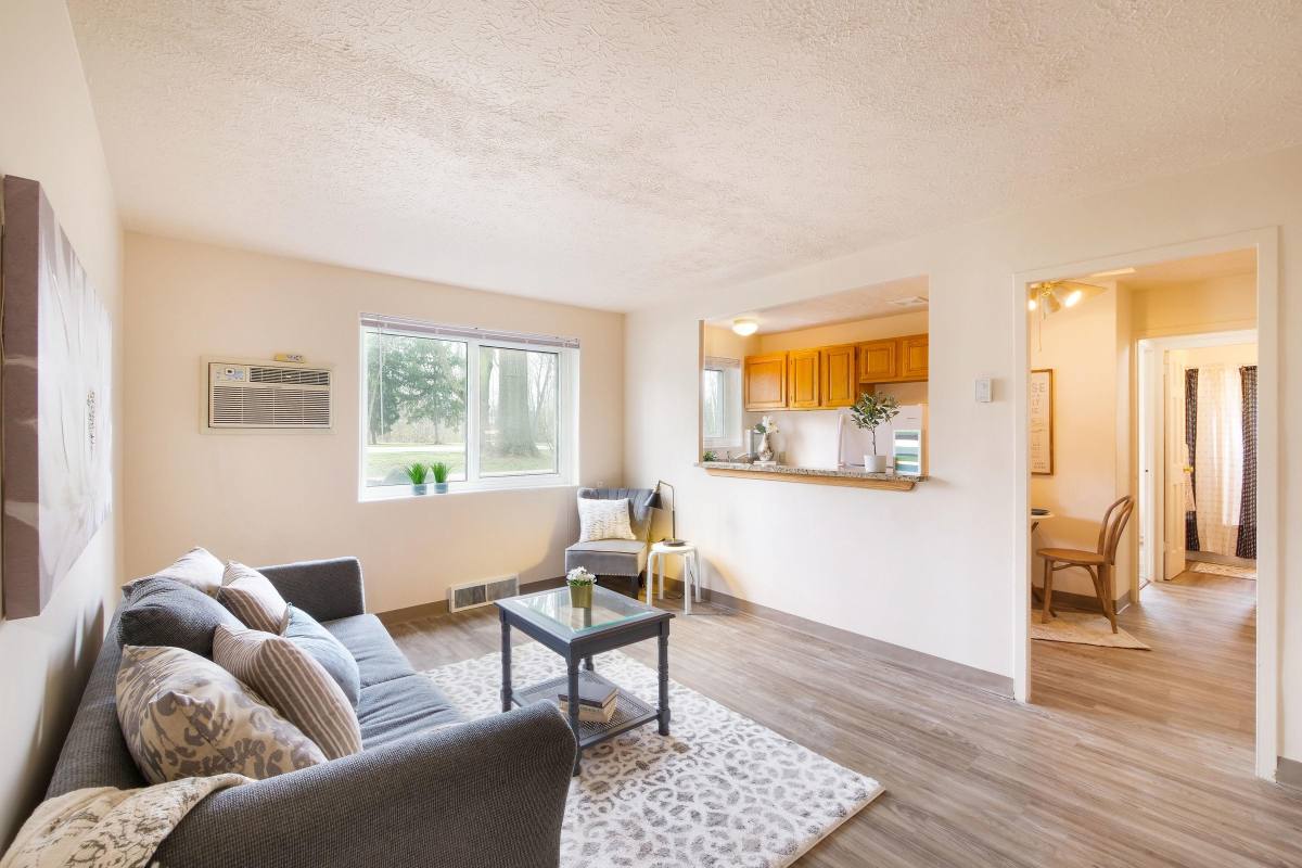 Apartment for rent at 9750 Westview Dr #2, Cleveland, OH 44129