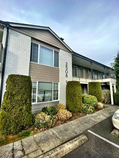 Apartment for rent at 2508-2512 Crystal Springs Rd W, Tacoma, WA 98466