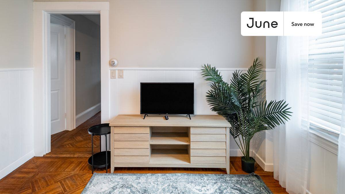 Apartment for rent at 88 Glen St #1, Somerville, MA 02145