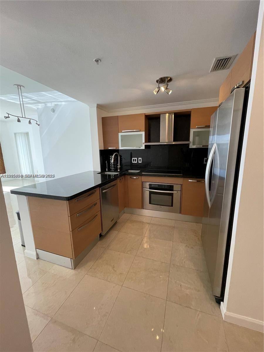 Apartment for rent at 10 Aragon Ave #1220, Miami, FL 33134
