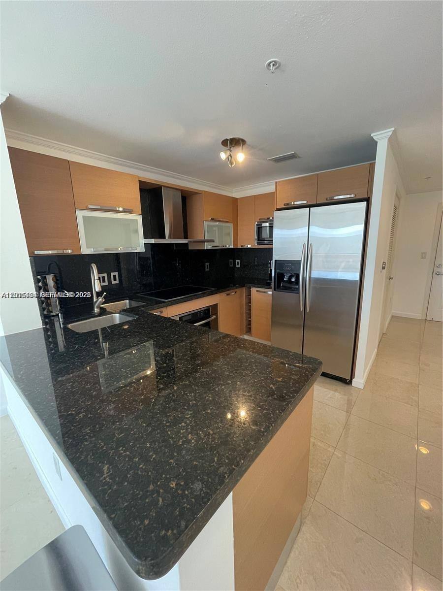 Apartment for rent at 10 Aragon Ave #1220, Miami, FL 33134