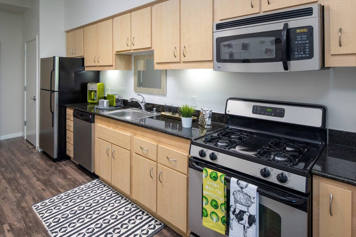 Apartment for rent at 6400 Folsom Blvd, Sacramento, CA 95819