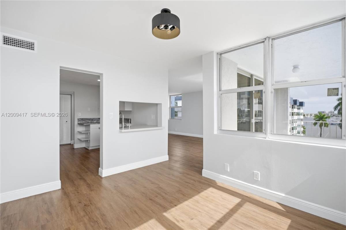 Apartment for rent at 16570 NE 26th Ave #5A, North Miami Beach, FL 33160