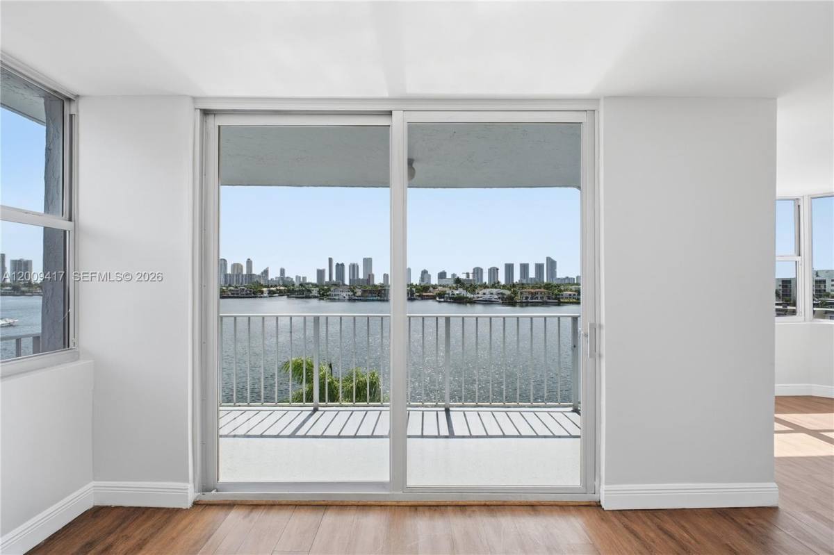 Apartment for rent at 16570 NE 26th Ave #5A, North Miami Beach, FL 33160