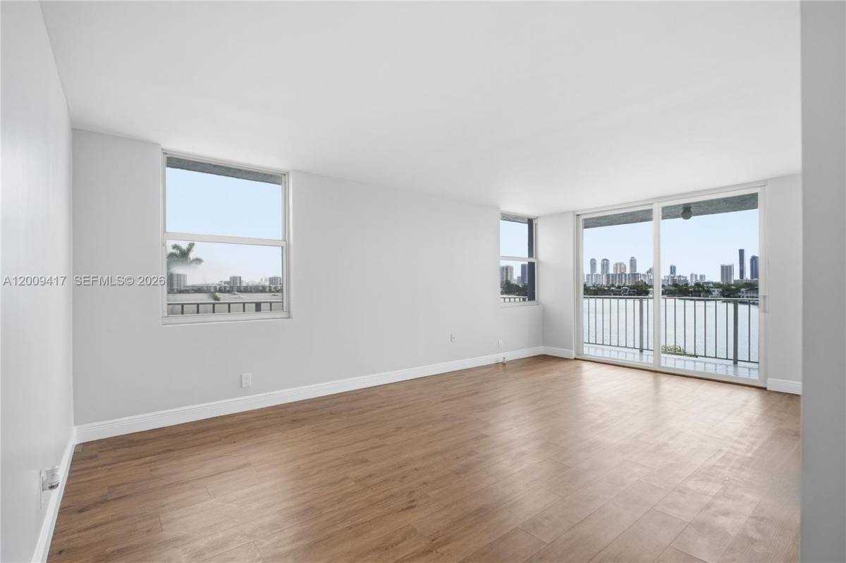 Apartment for rent at 16570 NE 26th Ave #5A, North Miami Beach, FL 33160