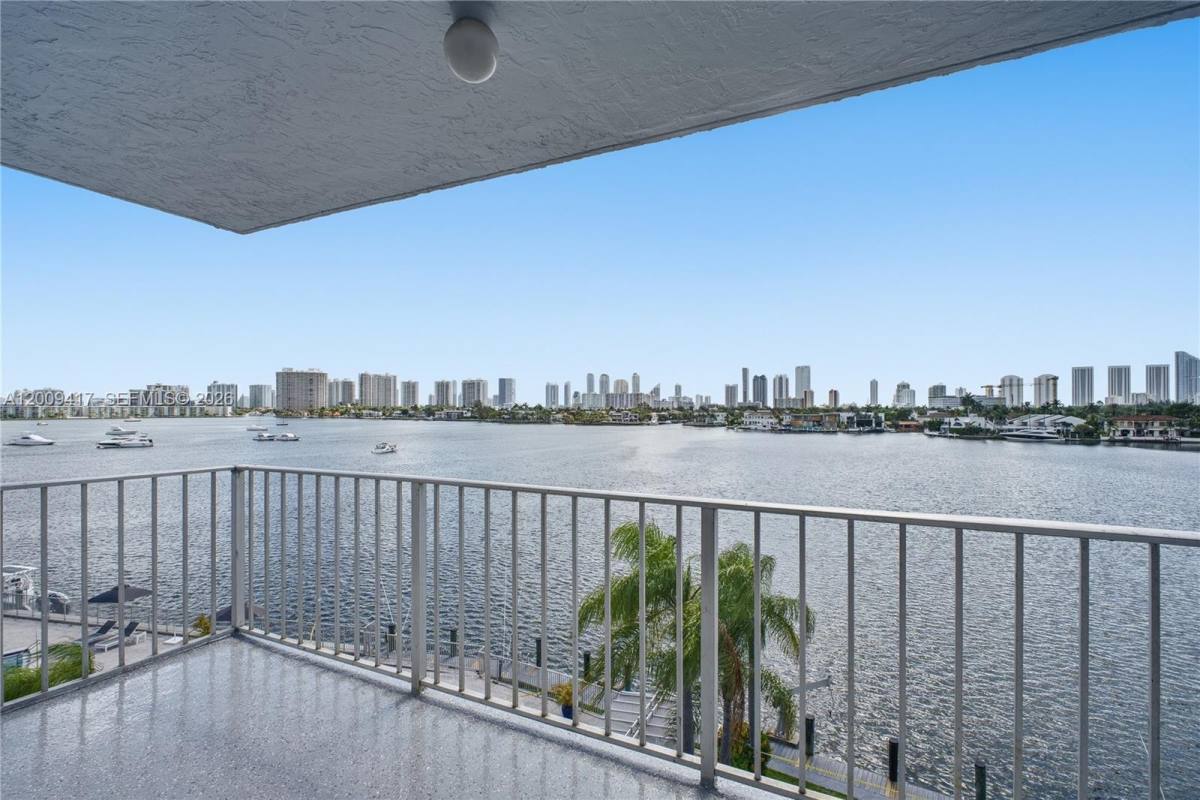 Apartment for rent at 16570 NE 26th Ave #5A, North Miami Beach, FL 33160
