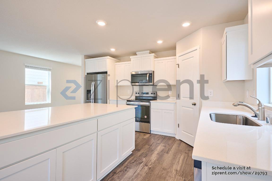 House for rent at 17409 NW 10th Ave, Ridgefield, WA 98642
