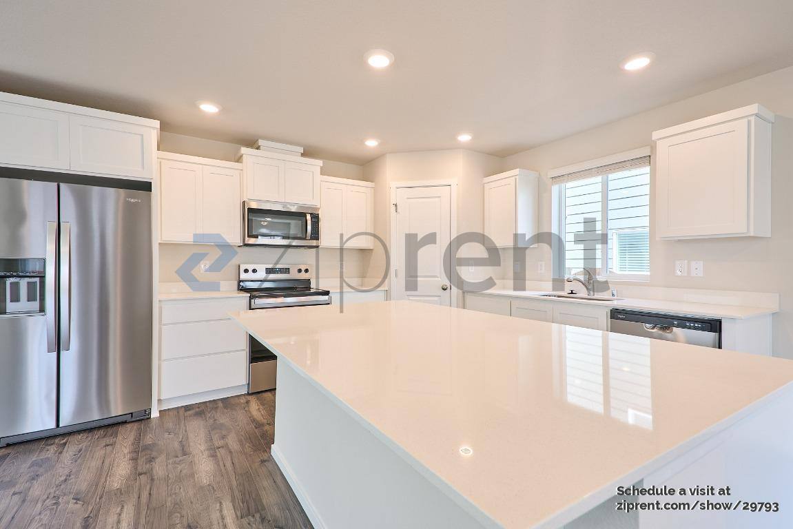 House for rent at 17409 NW 10th Ave, Ridgefield, WA 98642