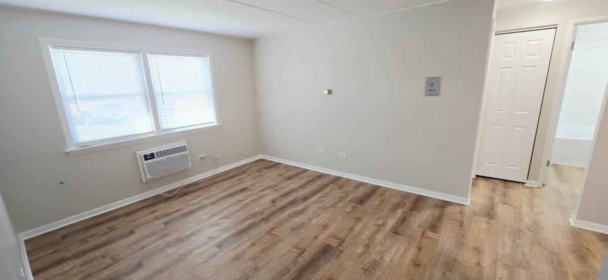 House for rent at 11011-13 S Lloyd Dr #4, Worth, IL 60482