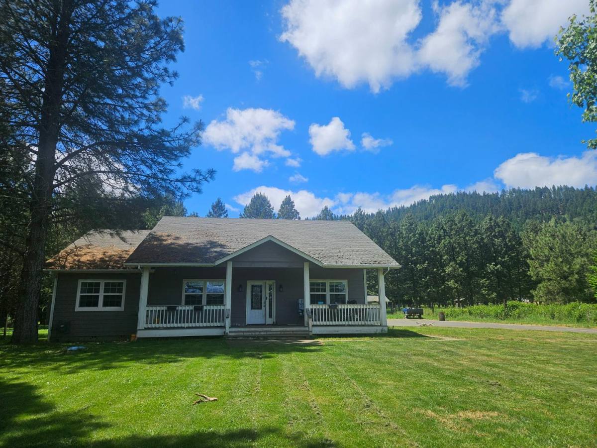 House for rent at 510 Junction Rd, Glendale, OR 97442