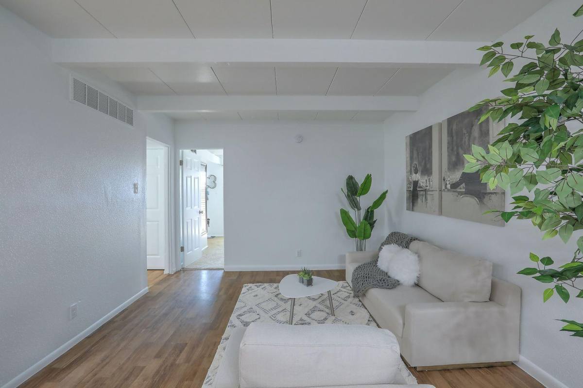 Apartment for rent at The Valencia, 1020 Valencia Dr SE #C03, Albuquerque, NM 87108