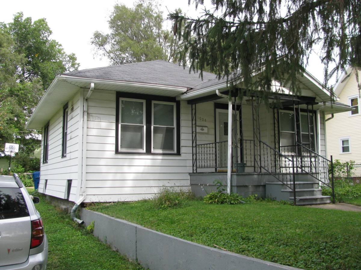 House for rent at 1004 W Hill St, Urbana, IL 61801