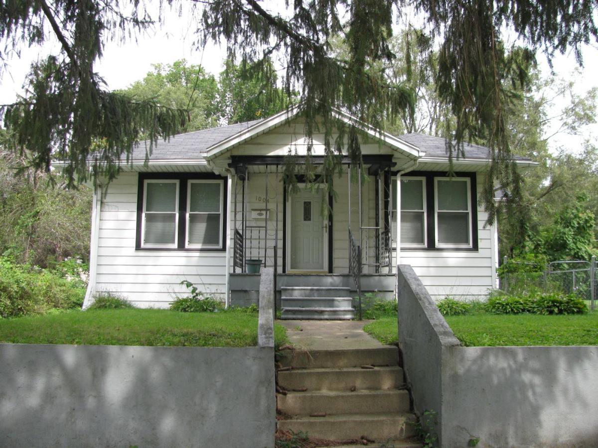 House for rent at 1004 W Hill St, Urbana, IL 61801