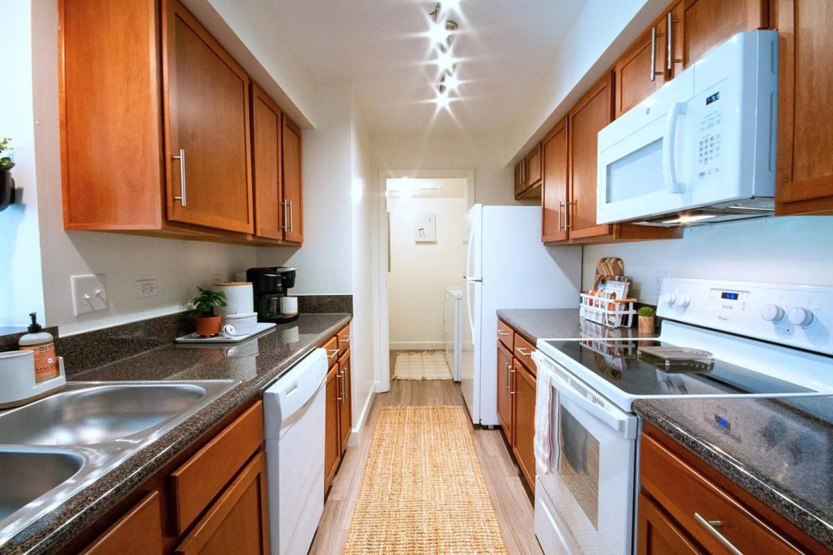Apartment for rent at 4308 Chesapeake Dr #1C, Aurora, IL 60504