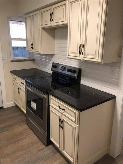 Apartment for rent at 161 Hollywood Blvd #5, Steubenville, OH 43952