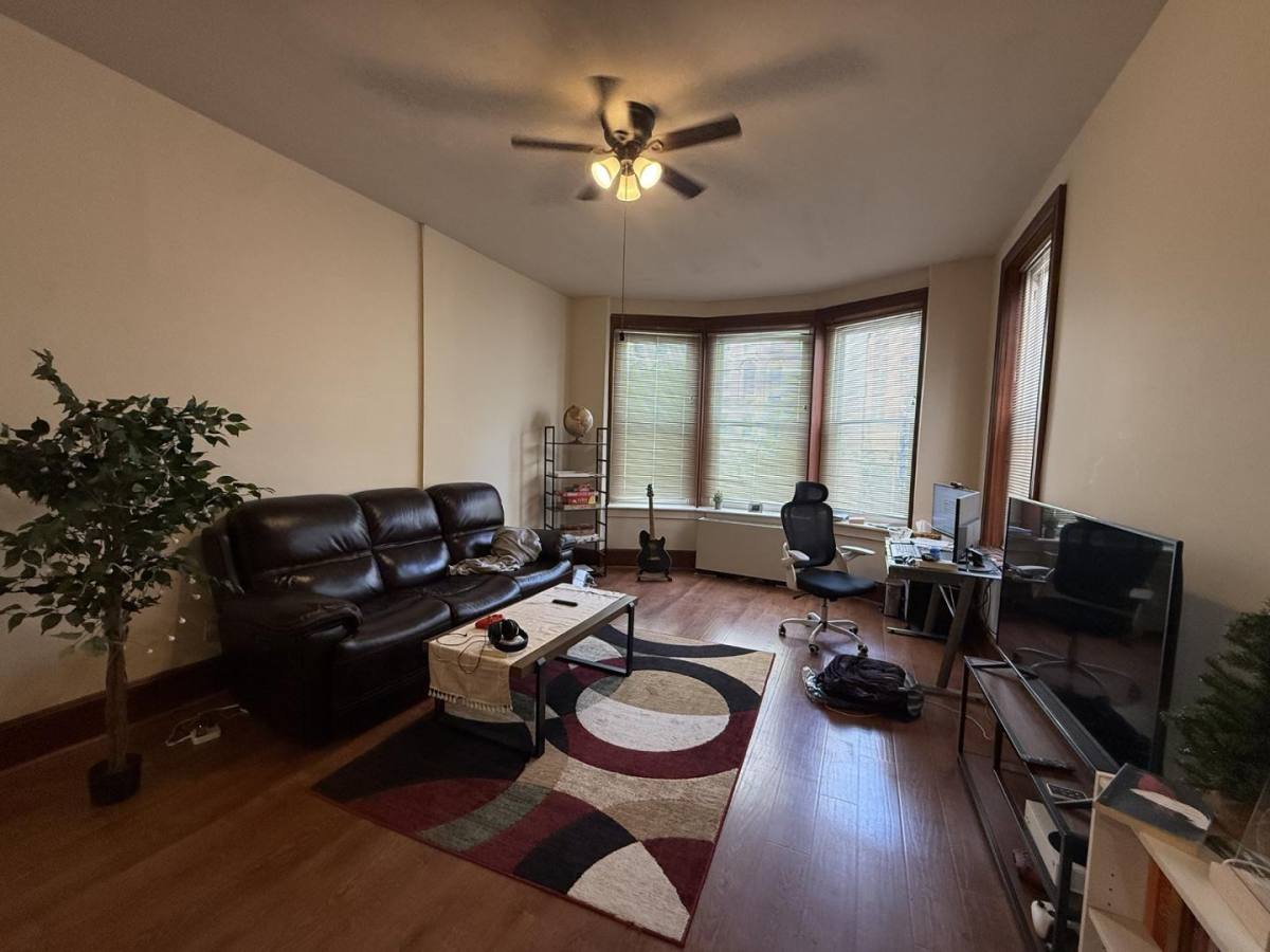 Apartment for rent at 1727 Spruce Street, 1725 Spruce St #2R, Philadelphia, PA 19103