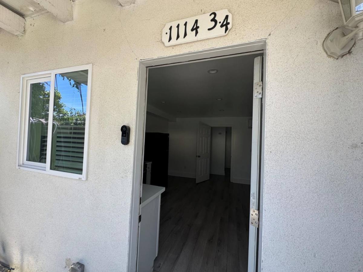 House for rent at 1114 W 55th St, Los Angeles, CA 90037