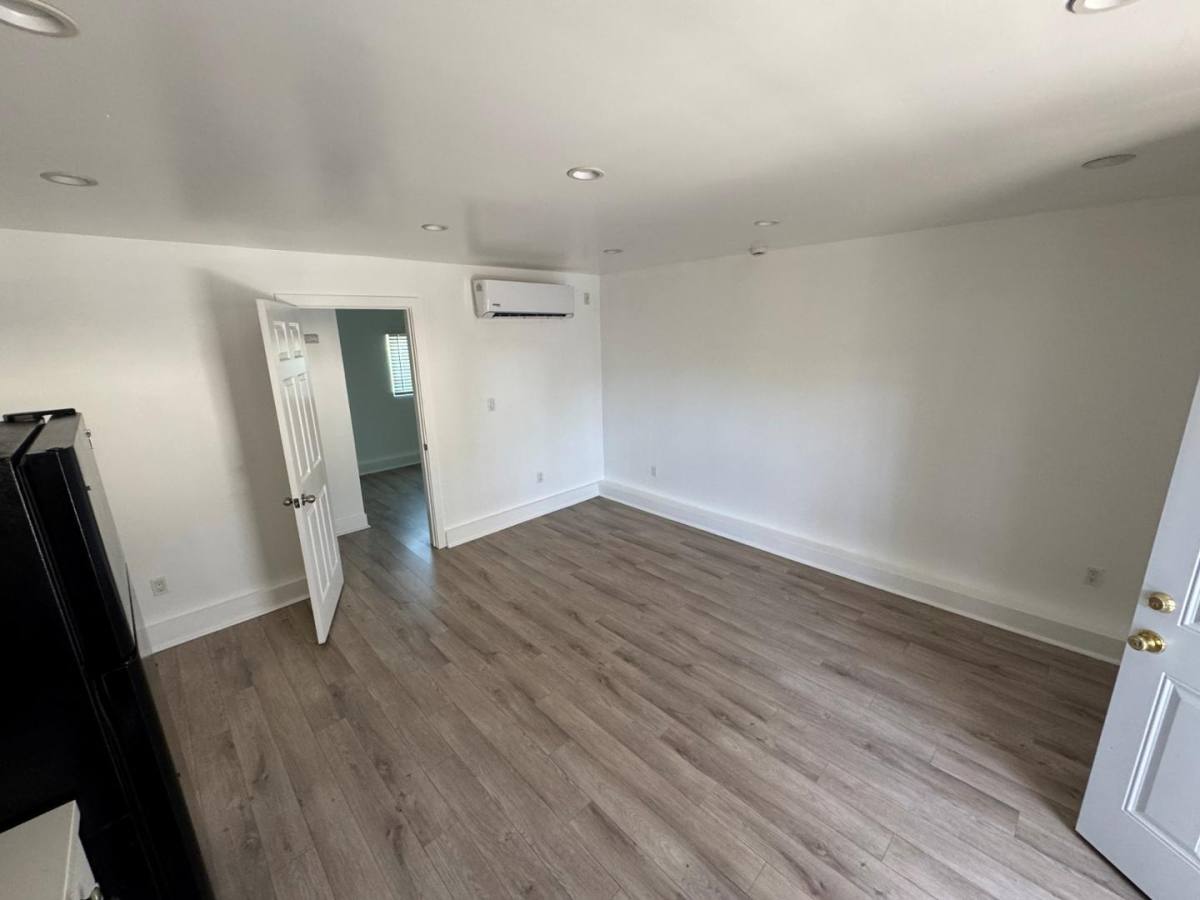 House for rent at 1114 W 55th St, Los Angeles, CA 90037