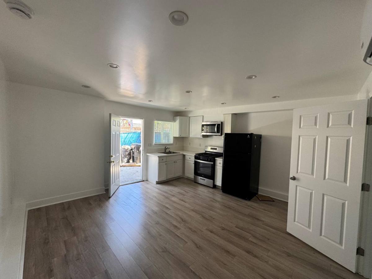 House for rent at 1114 W 55th St, Los Angeles, CA 90037