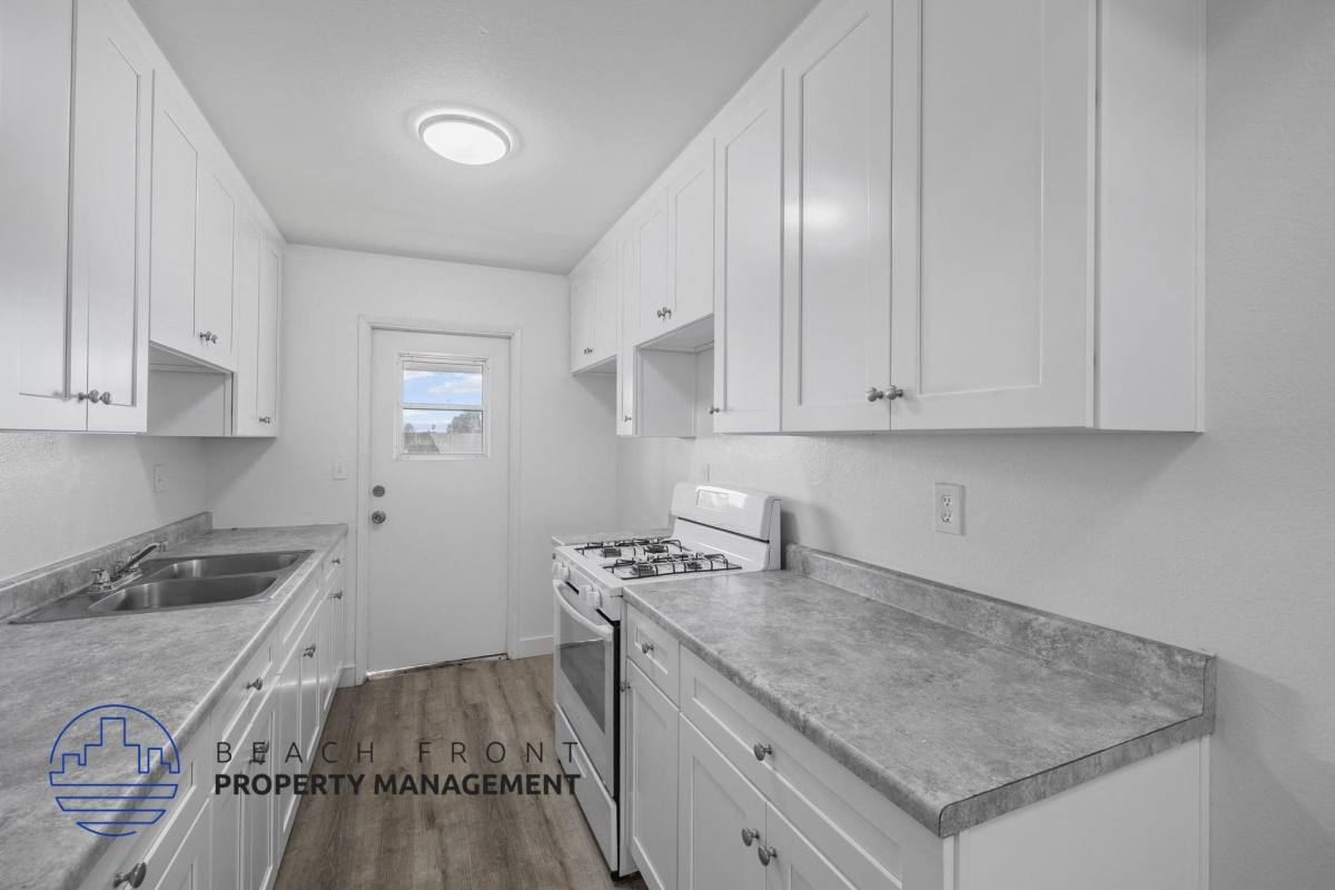 Apartment for rent at 1375 Temple Ave #6, Long Beach, CA 90804