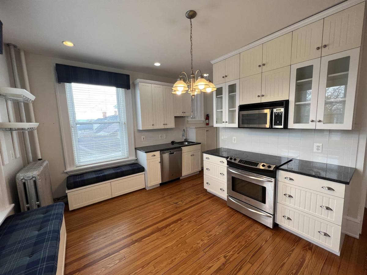 Apartment for rent at 400 N Potomac St, Hagerstown, MD 21740