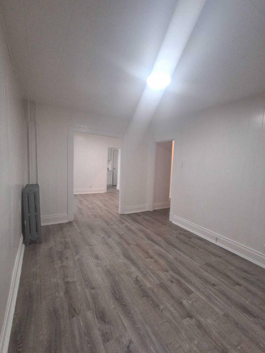Apartment for rent at 148 Grant Ave #148F, Vandergrift, PA 15690