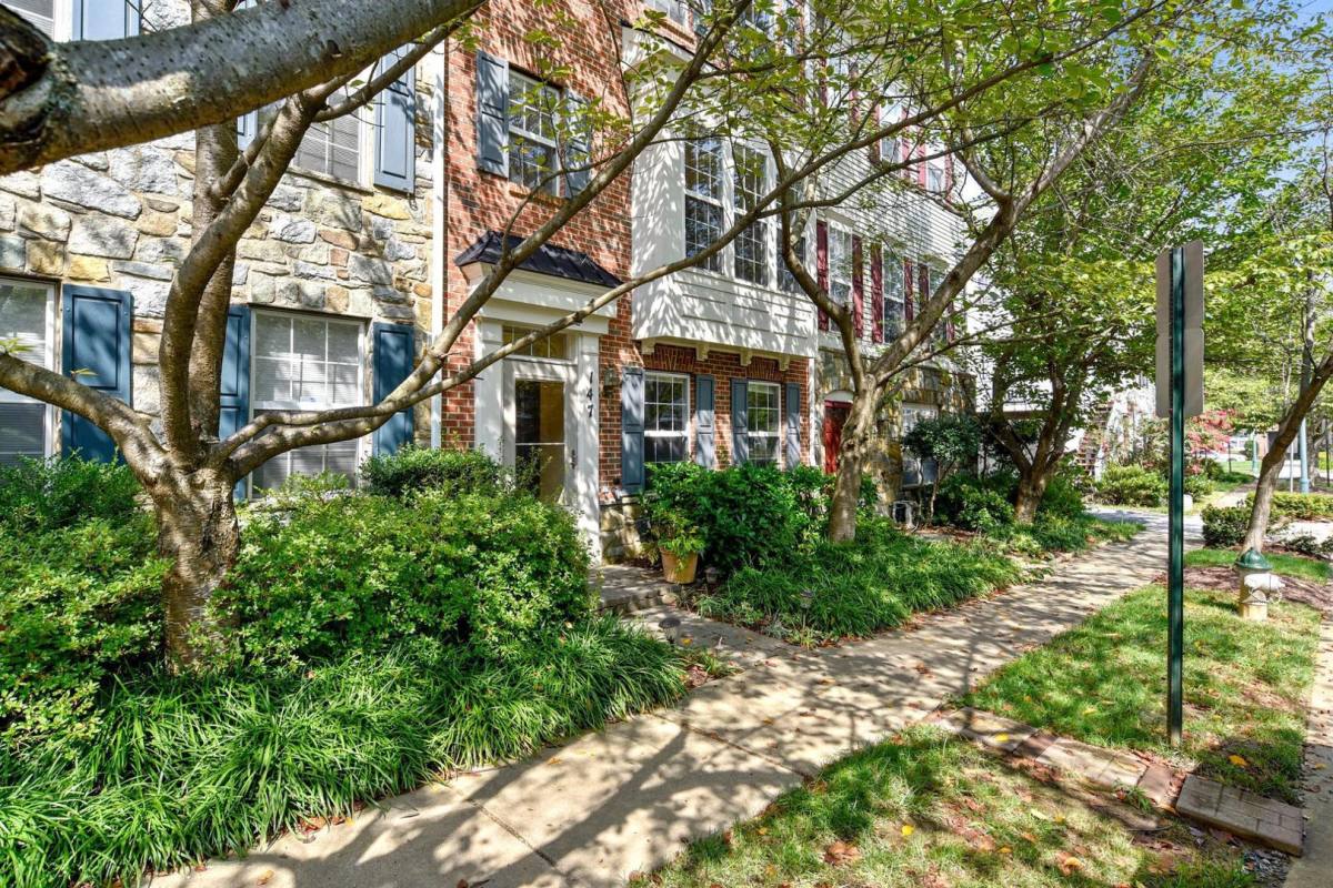 Townhouse for rent at 147 Pasture Side Way, Rockville, MD 20850
