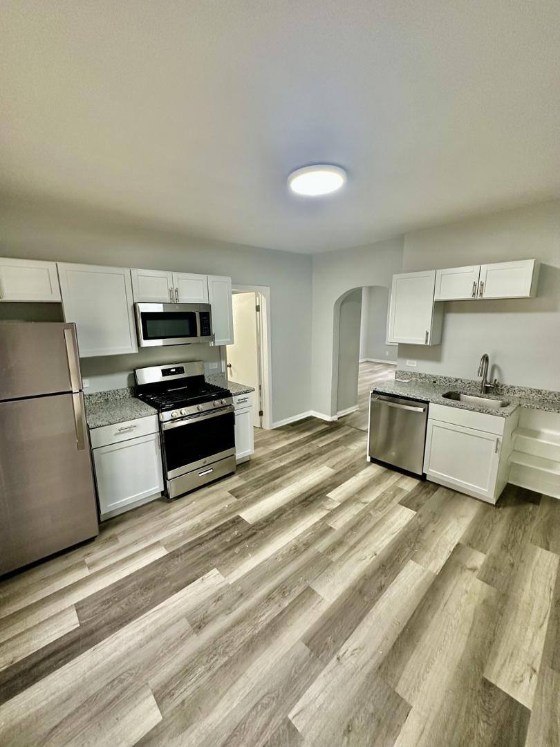 Apartment for rent at 1917 W 21st St #2F, Chicago, IL 60608
