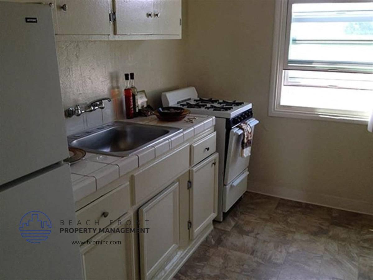 Apartment for rent at 10600 South Inglewood Avenue, 10600 S Inglewood Blvd #47, Inglewood, CA 90304