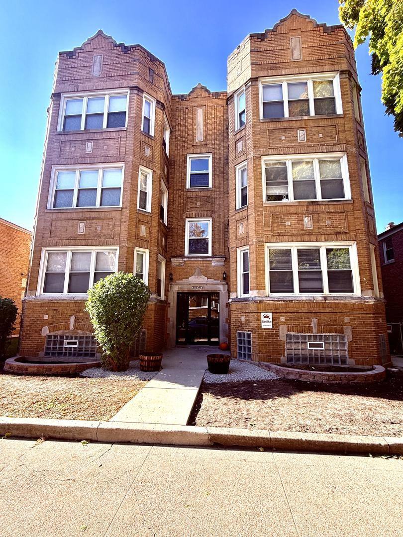 Apartment for rent at 9222 S Laflin St #3N, Chicago, IL 60620