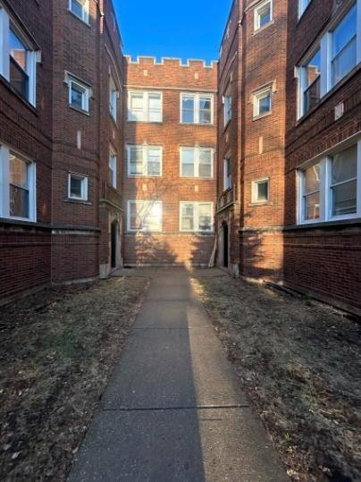 House for rent at 9118-9124 S Dauphin Ave, Chicago, IL 60619