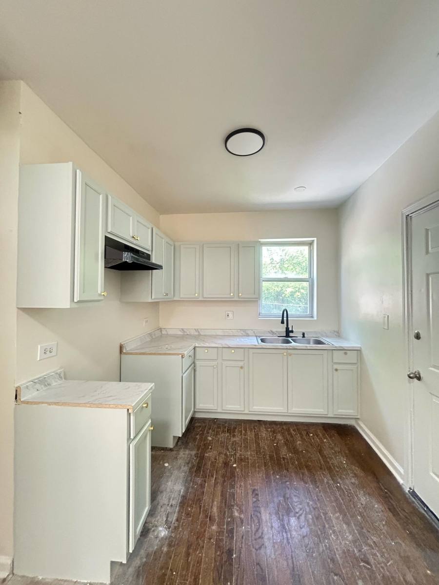 House for rent at 9118-9124 S Dauphin Ave, Chicago, IL 60619