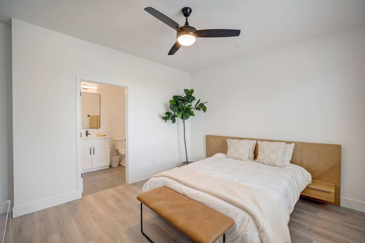 Townhouse for rent at Income Estates, 777 W Coolidge St, Phoenix, AZ 85013