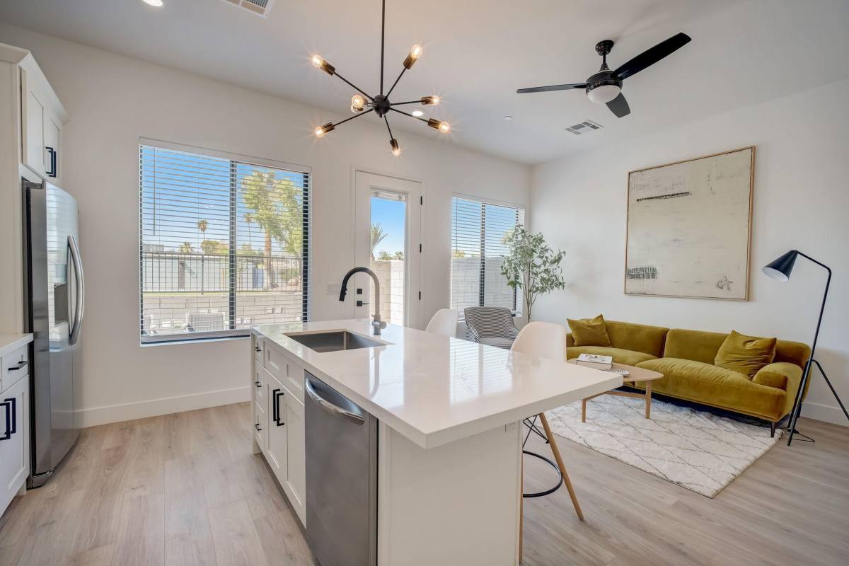 Townhouse for rent at Income Estates, 777 W Coolidge St, Phoenix, AZ 85013
