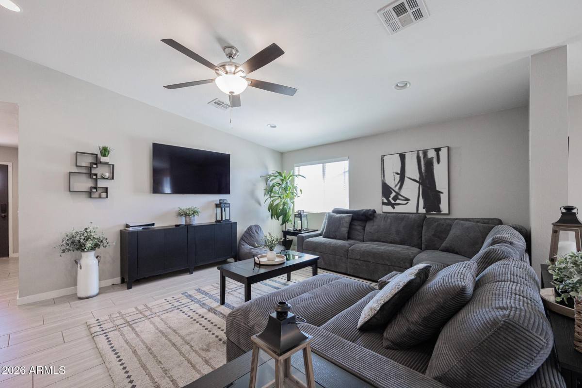 House for rent at 2547 E Illini St, Phoenix, AZ 85040