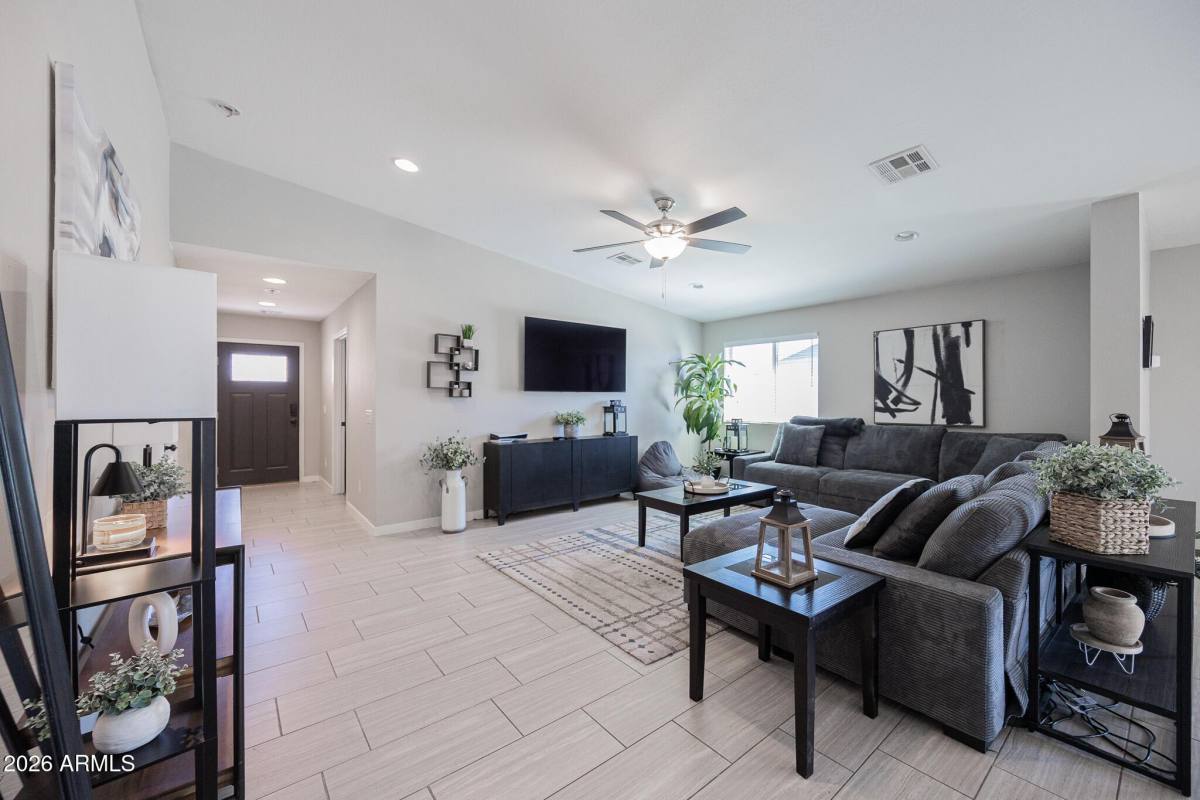 House for rent at 2547 E Illini St, Phoenix, AZ 85040