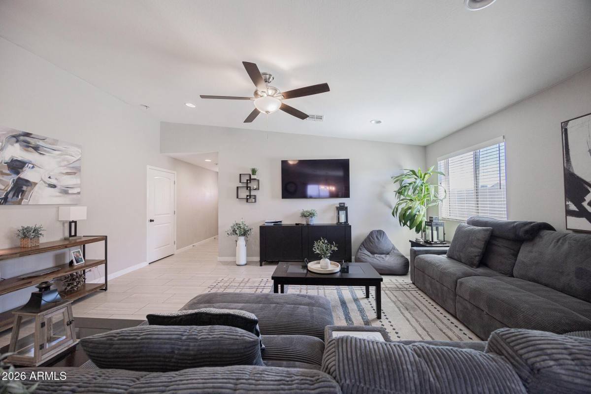 House for rent at 2547 E Illini St, Phoenix, AZ 85040