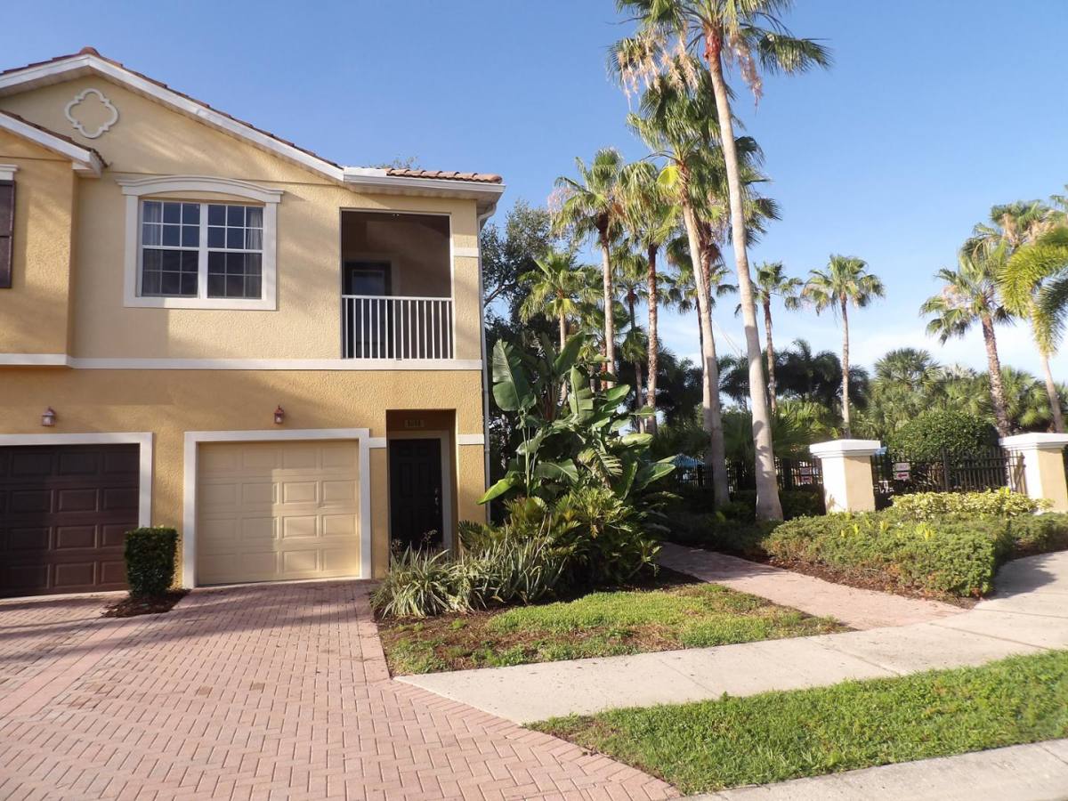 Condo for rent at 8098 Moonstone Dr #203, Sarasota, FL 34233