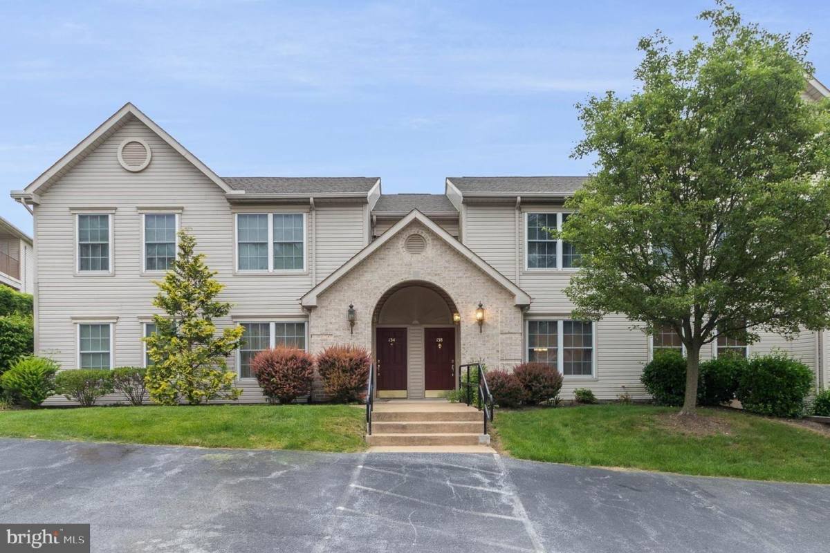 Townhouse for rent at Deer Path Woods, 136 Hiddenwood Dr #1, Harrisburg, PA 17110