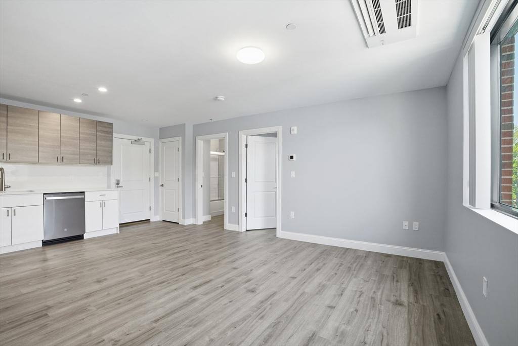 House for rent at 632 Centre St #302, Cambridge, MA 02139