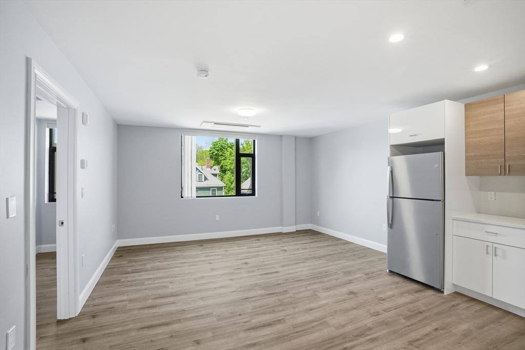 House for rent at 632 Centre St #302, Cambridge, MA 02139