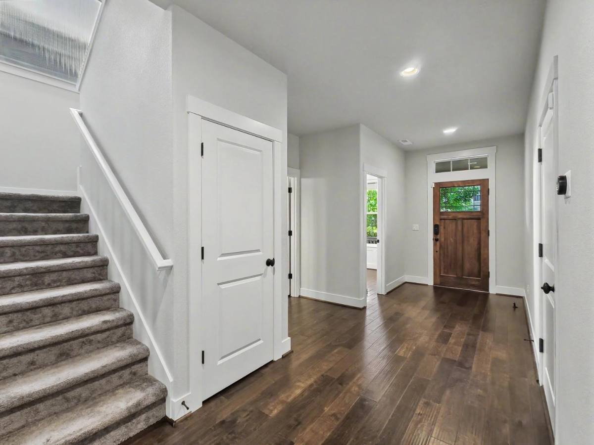 House for rent at 7615 SW Applegate Dr, Beaverton, OR 97007