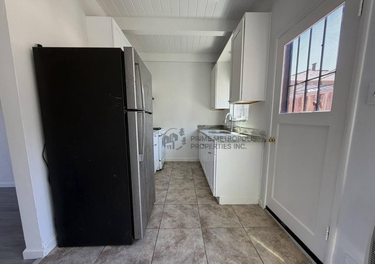 Apartment for rent at Interurban Park, 27 Topeka Ave #2, San Jose, CA 95128