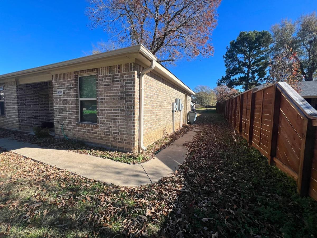 202 Chestnut St #D, Van, TX 75790 - House for Rent - Image 1