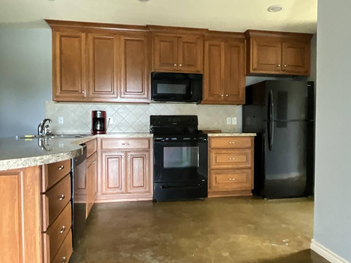 202 Chestnut St #D, Van, TX 75790 - House for Rent - Image 2
