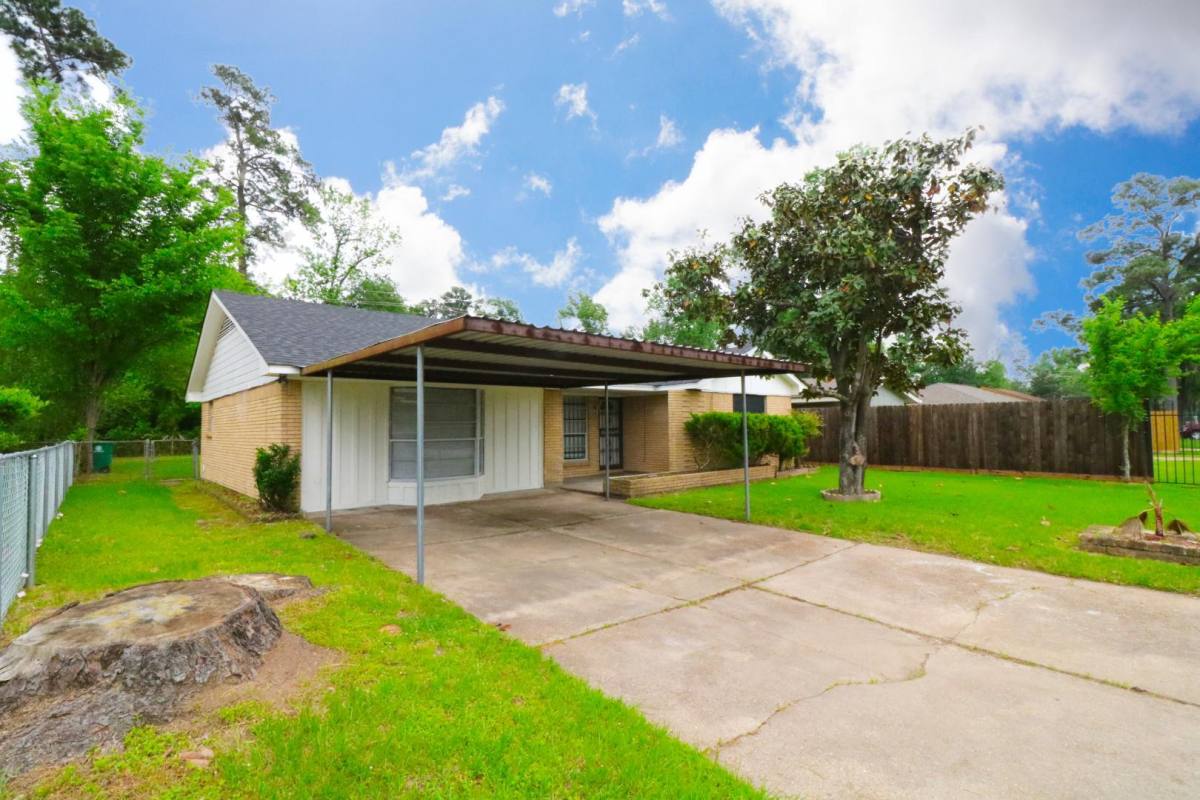 House for rent at Lake Forest, 9526 Balsam Lane, Houston, TX 77078