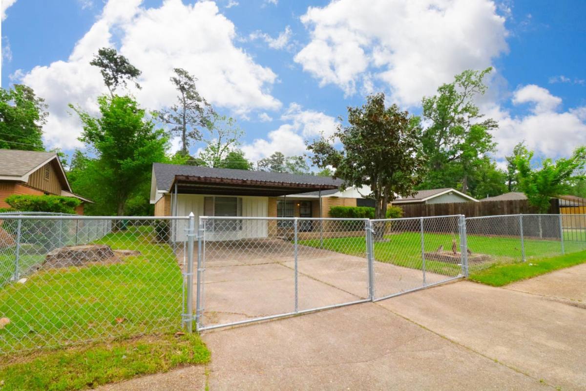 House for rent at Lake Forest, 9526 Balsam Lane, Houston, TX 77078